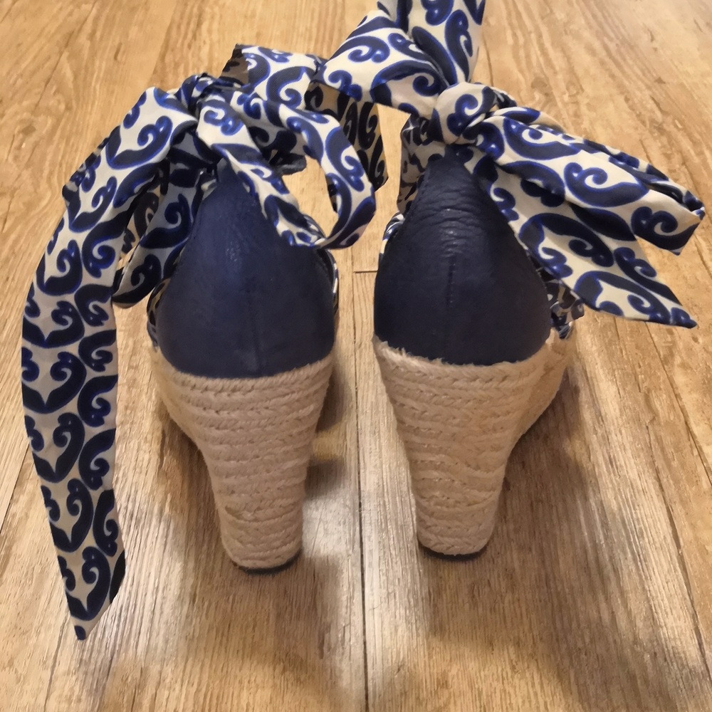 Tie up Wedges - Picture 4 of 8